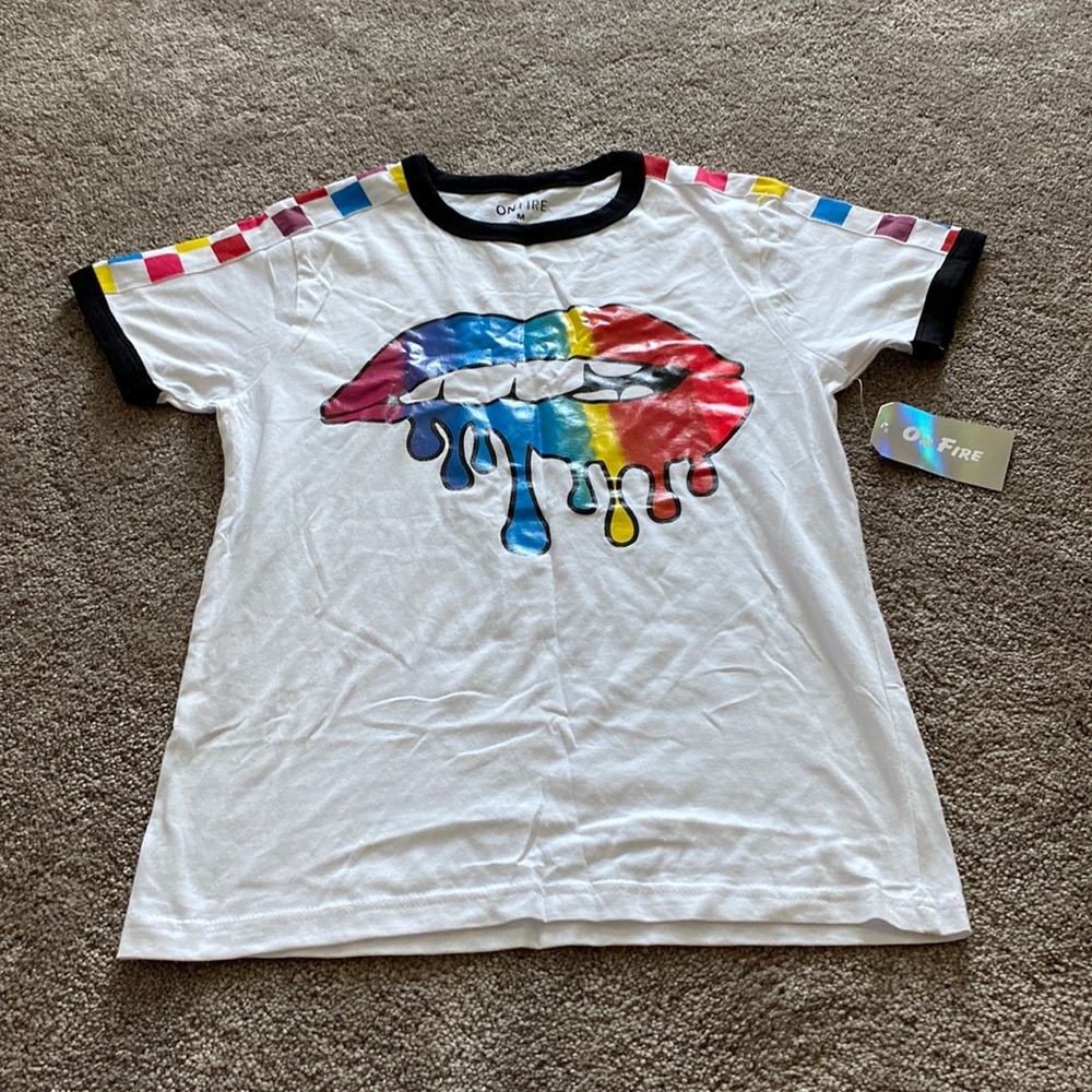 On Fire Rainbow Drip Lips Graphic Ringer Tee NWT SIZE M